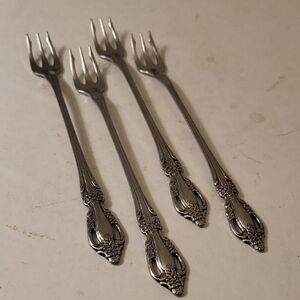 Oneida Raphael Stainless Cocktail/Seafood  Fork Set Of 4